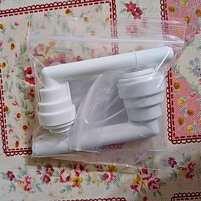 Sistema de Tratamiento de Agua eSpring™ instalación bajo encimera