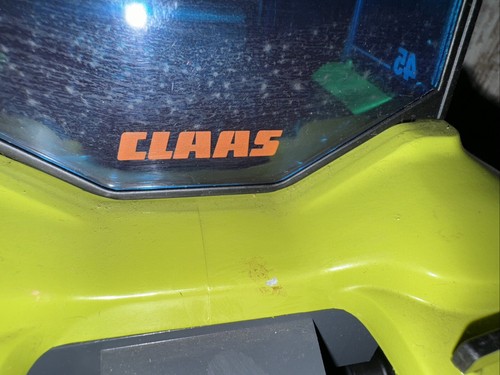 1/16 Scale Claas Challenger 45 Tractor Die-Cast NZG Model 2 Track Tractor - Picture 6 of 24