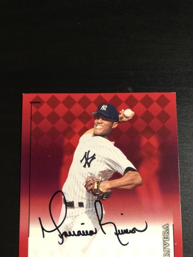 1998 Donruss Signature MARIANO RIVERA Auto RED SP *RARE* Yankees - Picture 2 of 5