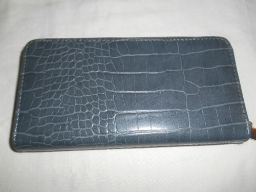 NWOT Bebe Los Angeles Wallet Clutch TRINA Gray CROCO Zip Around - Picture 2 of 5