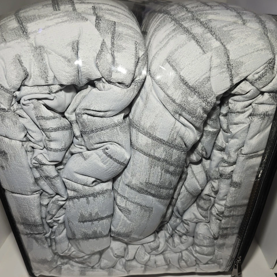 Nuevo juego de edredón y 2 fundas de almohada Modern Shibori King/Cal King de Simply Vera Wang Foto 4 de 4