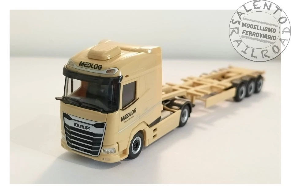 Pirata PIHR960809 - 1:87 H0 - camion DAF XG MEDLOG" con semirimorchio portaconta Foto 2 de 2