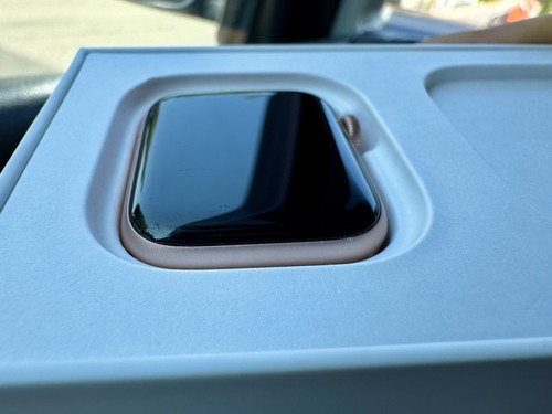 Apple Watch SE 40mm Alluminio Cassa Gold Rose - Zdjęcie 4 z 16