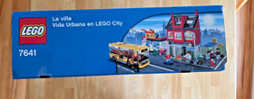 LEGO City: City Corner 7641 New in Factory Sealed Box retired in 2011