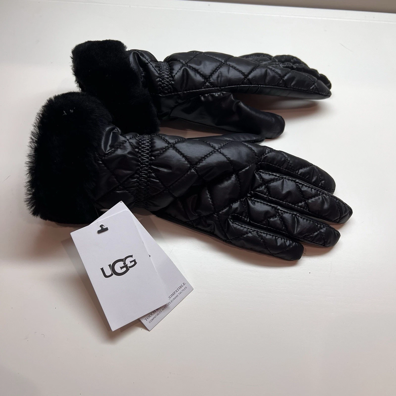 NEW UGG Women’s Size S/M Quilted All Weather Gloves Black Fur Cuff $85 Retail