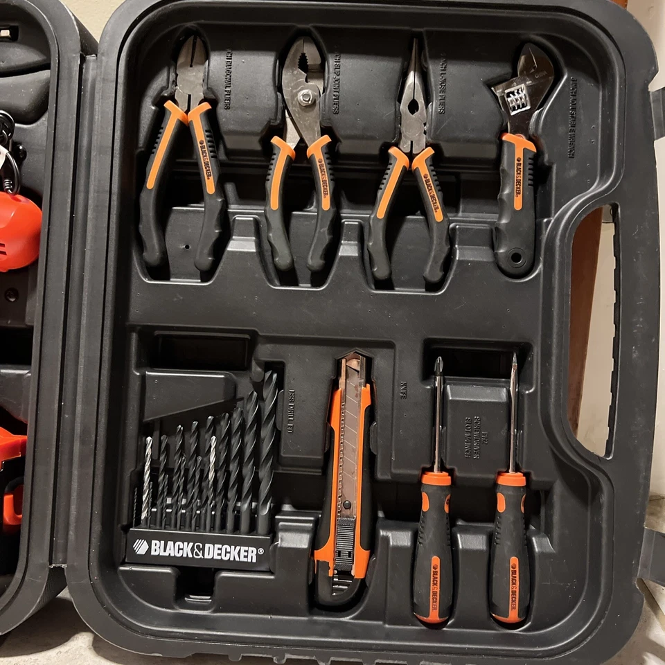 Juego de taladros y herramientas Black and Decker 18V Foto 2 de 4