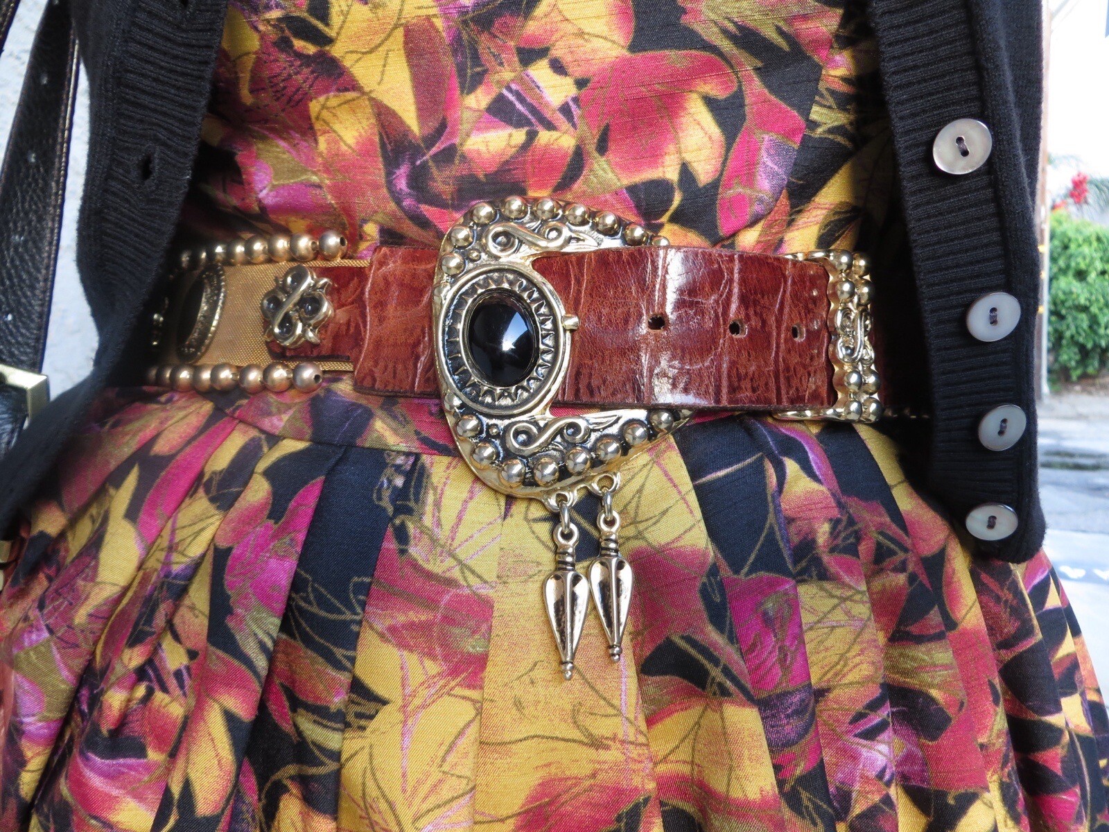 Beautiful Vintage Leather / Metal Belt Statement Piece