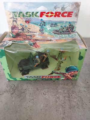 VINTAGE BRITAINS TASK FORCE (getarnter Jeep, Waffenbesatzung & Actionfiguren.(7610)