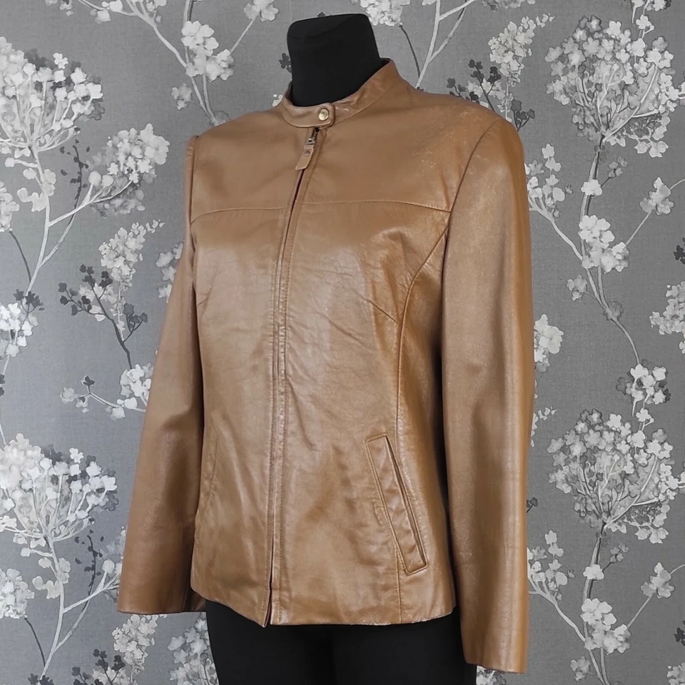 VINTAGE 90'S BETTY BARCLAY BIKER STYLE LIGHT BROWN LEATHER JACKET. GRÖSSE: ME... - Bild 2 von 4