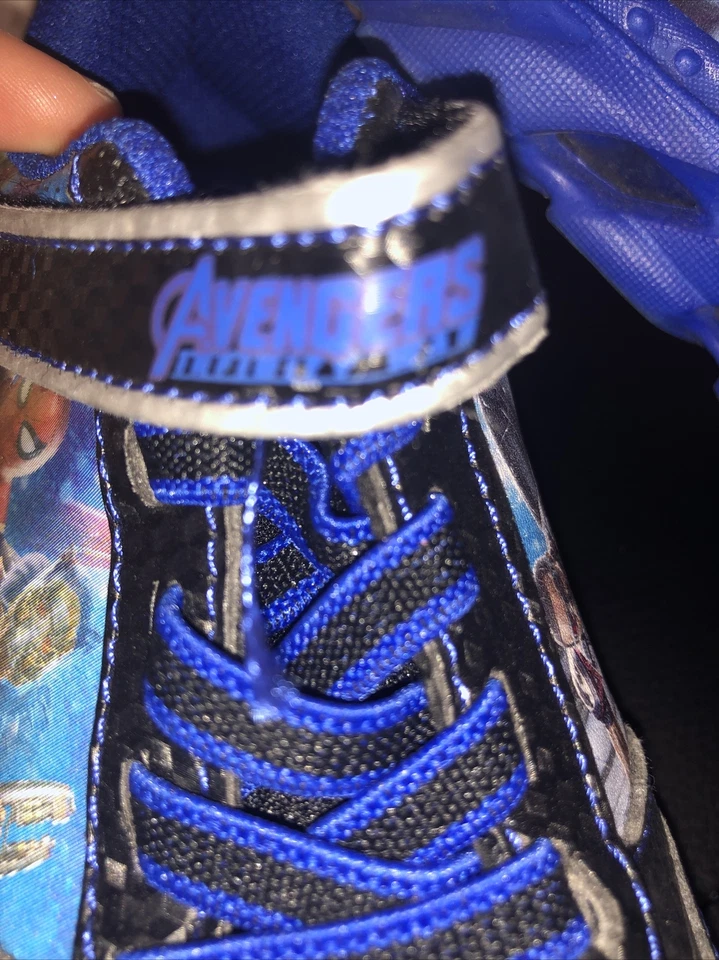 Кроссовки детские для мальчиков ясельного возраста Marvel Superhero Avengers Infinity War размер 12,5 - Изображение 2 из 4