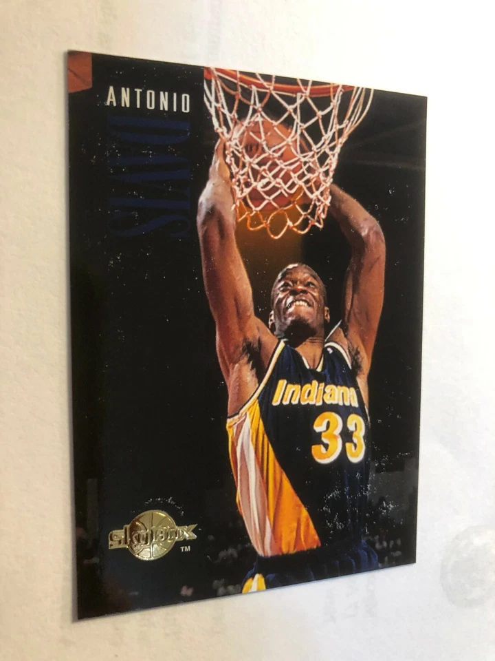 Nice 1994 ANTONIO DAVIS SkyBox Basketball Card # 65 Made in USA - Image 2 of 3