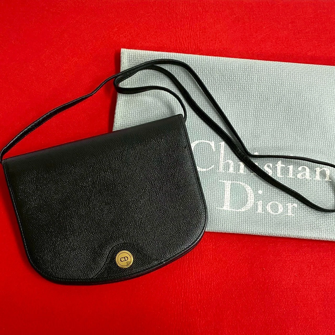 Christian Dior Sac à bandoulière en métal motif nid d'abeille logo CD cuir PVC noir...