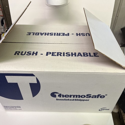 Tegrant ThemoSafe Insulated Shipper Boxes with Styrofoam Inserts. Set Of Two. - Picture 5 of 11