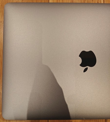Apple MacBook Pro M1 2020 13-inch, 16GB RAM, 2TB SSD, Space Grey 105 Cycle Count - Afbeelding 2 van 11