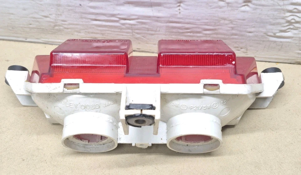 Luz trasera honda vfr750 rc30 Foto 4 de 4