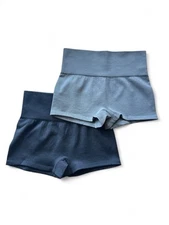 NEW OQQ Women’s 2 Piece Yoga Shorts Ribbed Steamless Nylon Black & Gray