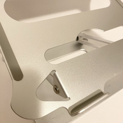 Supporto Portatile Regolabile in Alluminio per MacBook o Notebook - Foto 3 di 9