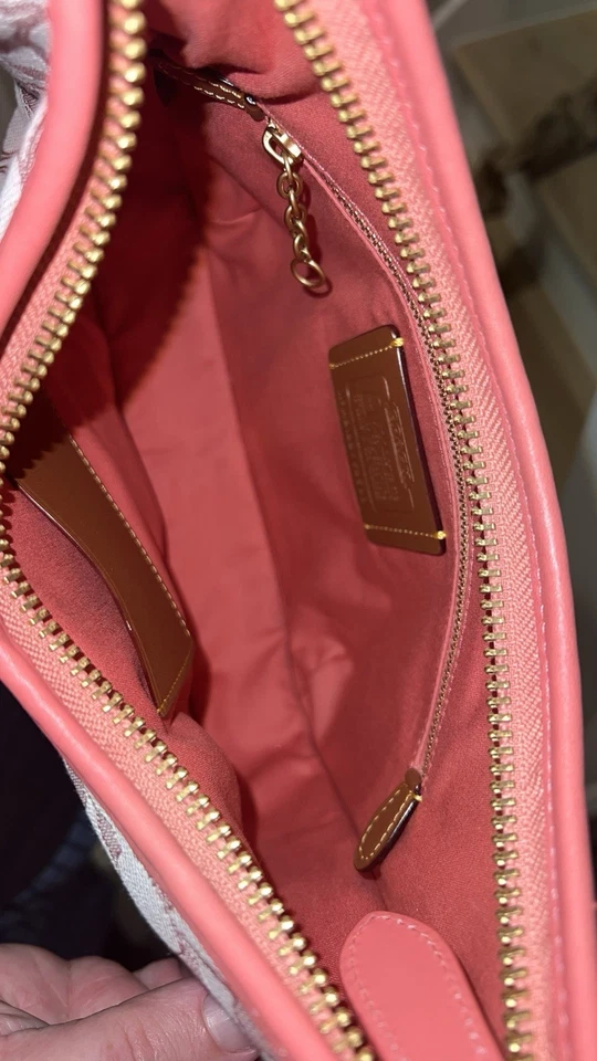 Bolso de Hombro COACH Ergo Mediano Firma Jacquard Rosa Caramelo Foto 4 de 4