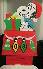 Snoopy Peanuts Christmas Hallmark Countdown Advent Calendar Display Wood 9.5"