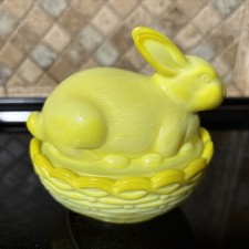 Mosser Glass Dandelion Bunny on Basket Glossy, 4 in