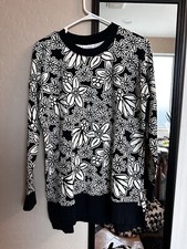 Lularoe HANNAH XS BLACK  IVORY WHITE FLORAL Extra Small Crewneck Sweatshirt NWT
