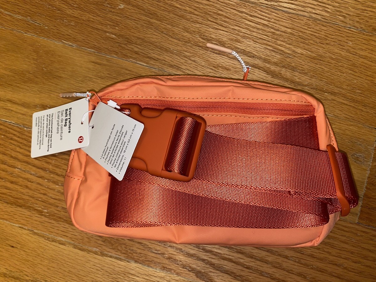 jaws mini backpack Loungefly Universal zaino donna NICO Pebble Leather Backpack Farbe:torres - brown On the back