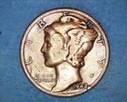 1942-D MERCURY DIME  *** 110-6A