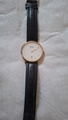 BWC-Armbanduhr mit weißem Zifferblatt und schwarzem Lederarmband