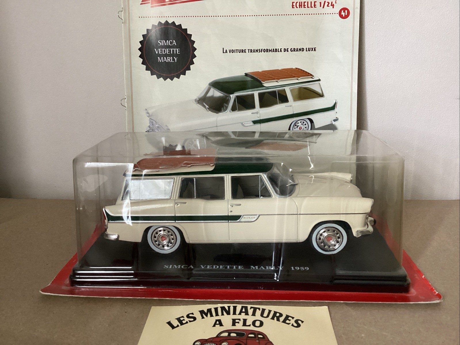 Simca Vedette Marly 1959 Hachette 1/24 la voiture miniature souvenir de vos vacances en famille