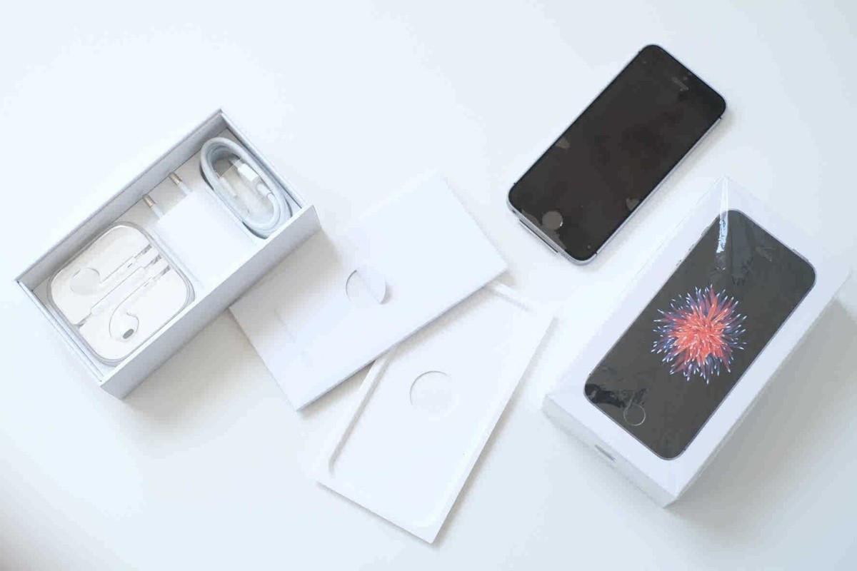 k*d様 iPhone SE(第1世代) 2台セット(16GB＆64GB) Apple iPhone SE (第1世代) 16GB SIMフリー 価格比較 - 価格.com
