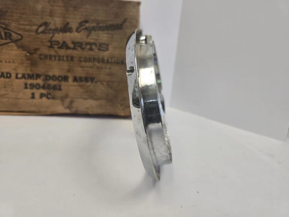 1961-1962 Chrysler 300 Newport фары фары двери ободок хром 1904661 новый из старых запасов. - Изображение 3 из 4