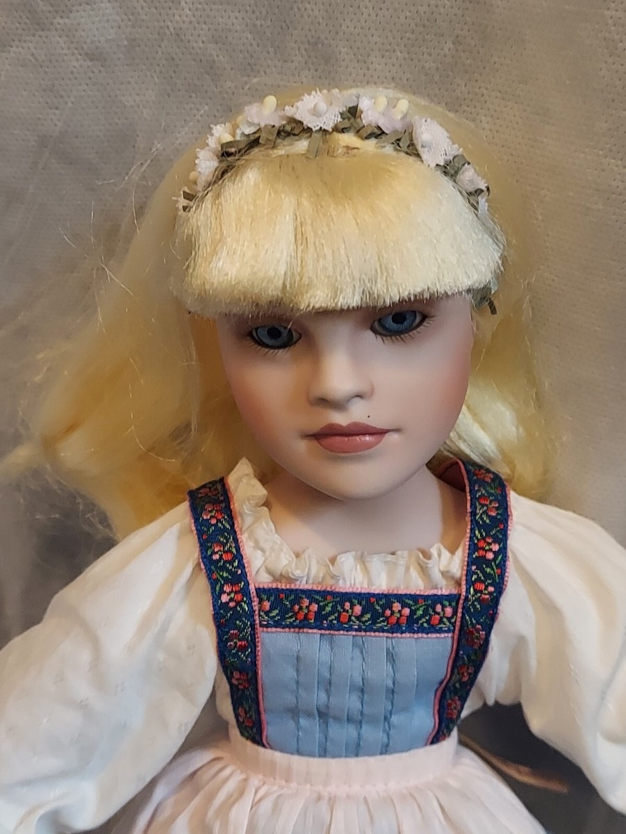 Poupée Anna Disney princesses MATTEL