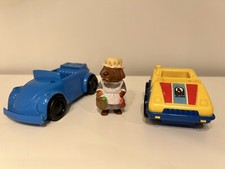 RICHARD SCARRY FIGURE AND CAR WITH JEAN CAR VINTAGE 1970s