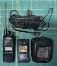 Kenwood TK-3180 K2 Two-Way UHF Radio 400-470 MHz With Charger