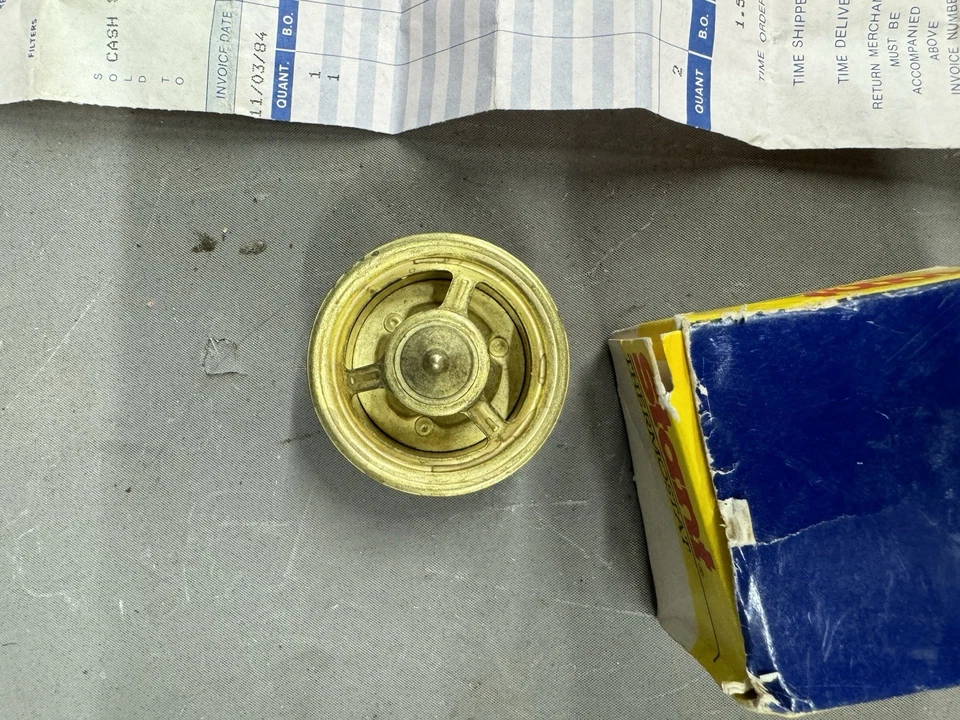 Nuevo de Lote Antiguo 1965-1972 Chevy Corvette Chevelle Camaro Impala 396 427 Termostato Foto 3 de 4