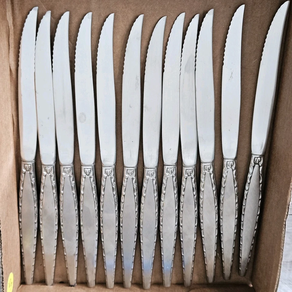 Oneida Venetia Conjunto de 12 Facas de Bife Comunidade Talheres de Aço Inoxidável Vintage MCM - Imagem 4 de 4