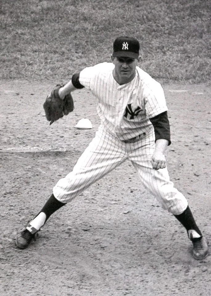 New York Yankees Whitey Ford Vintage Firmado Bobby Brown Béisbol PSA ADN Foto 2 de 4