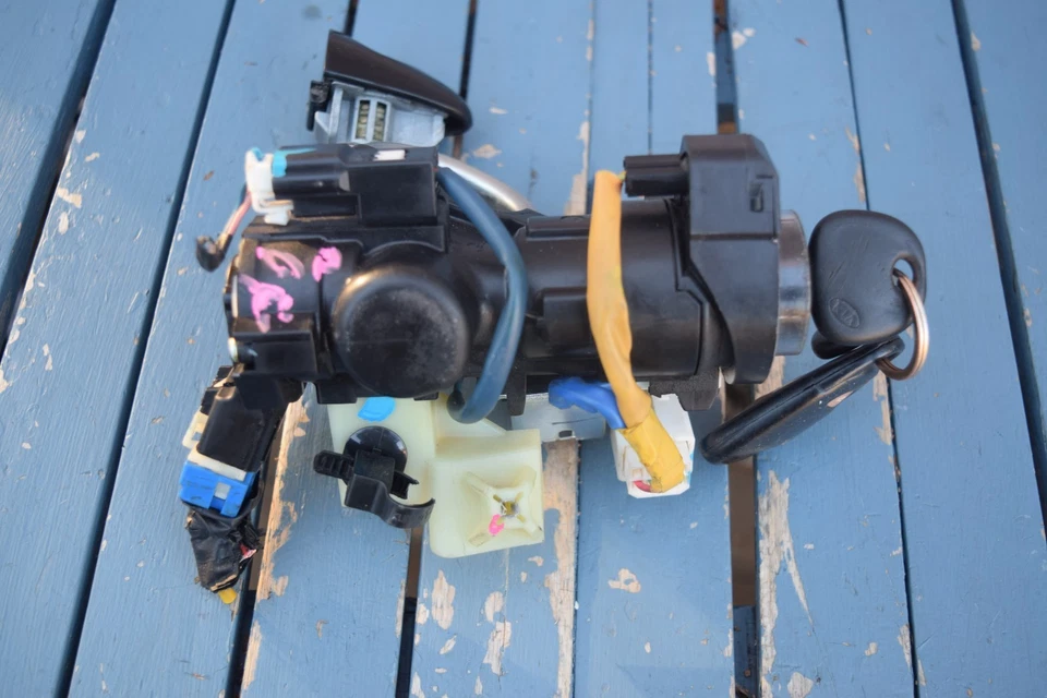 OEM 2011 2012 2013 2014 2015 KIA OPTIMA IGNITION SWITCH W/ KEY - Image 3 of 4