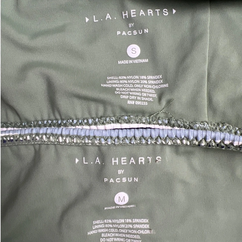 L.A. Conjunto de trajes de baño bikini de dos piezas Hearts S superior e inferior M rayas verdes usado en excelente estado Foto 3 de 4