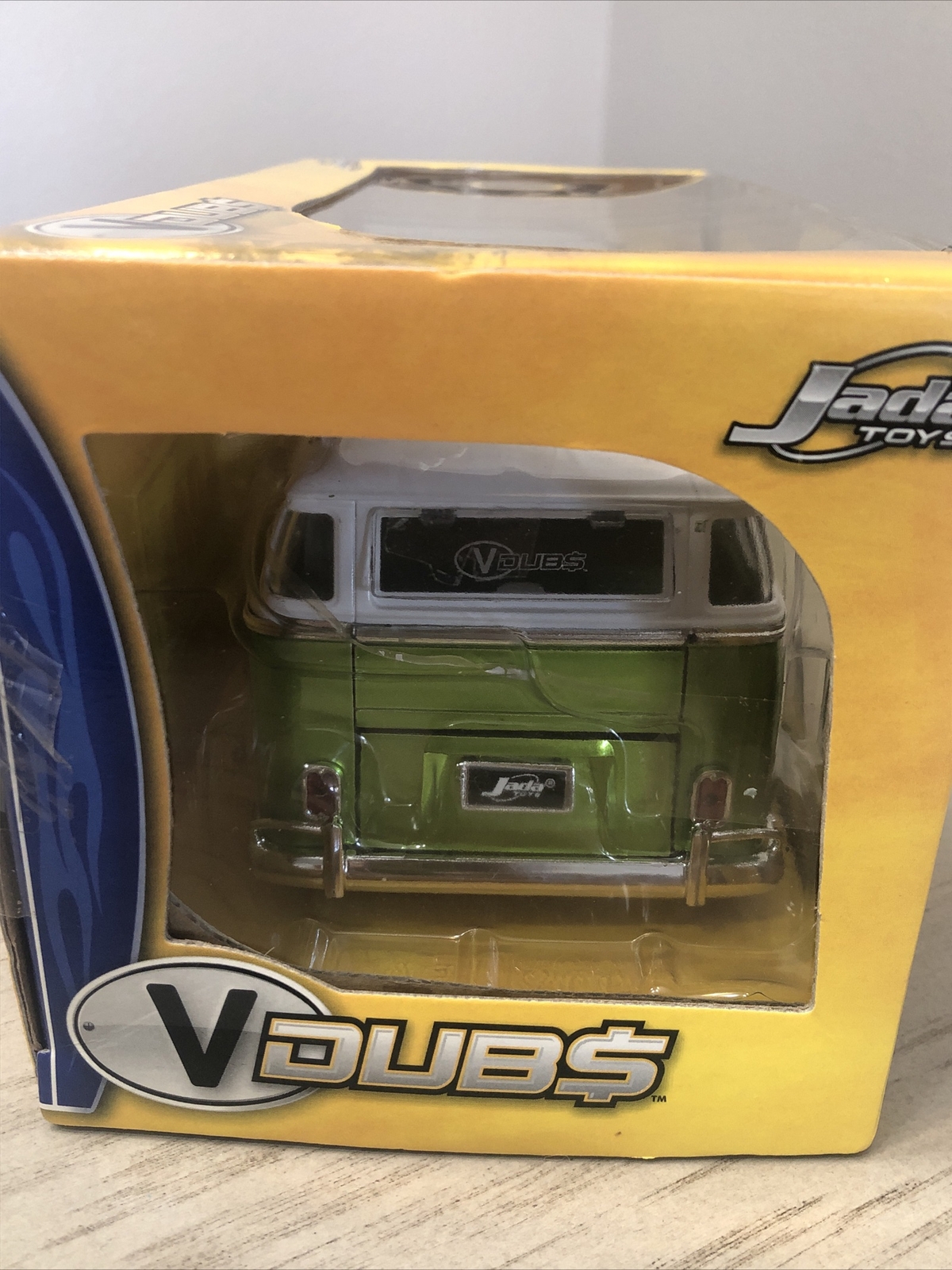 JADA TOYS DIECAST 1/24 1962 VW VAN BUS WHITE METALLIC GREEN VOLKSWAGEN