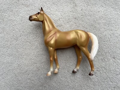 Classic Breyer #62114 Amelia 2014 Horse of the Year Palomino Appendix Quarter