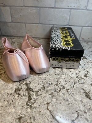 CAPEZIO CONTEMPORA POINT BALLET SHOES SLIPPERS NOS NIB PINK SATIN  CHILDS SZ 3EE