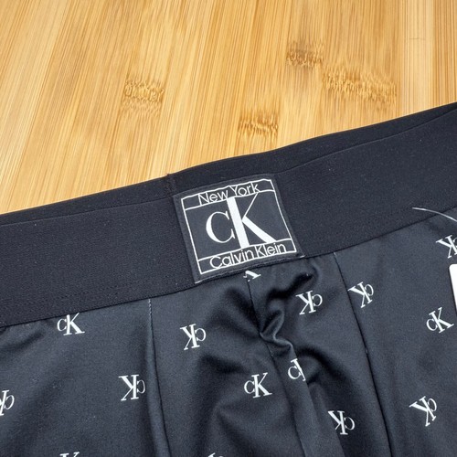 Calzoncillo boxer de microfibra Calvin Klein - negro con estampado de logotipo Ck blanco - pequeño - Imagen 3 de 5