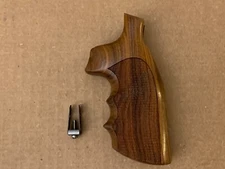 Hogue Checkered Pau Ferro Finger Groove Grip for S&W K/L-FRAME, SQUARE BUTT