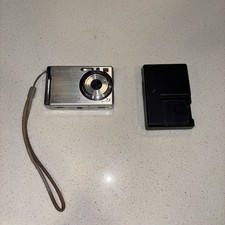 Sony Cybershot DSC-W80 7.2 Megapixels Carl Zeiss Silver with Battery and Charger