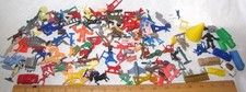 Big lot of 1/72 and other small scale plastic toy figures and soldiers