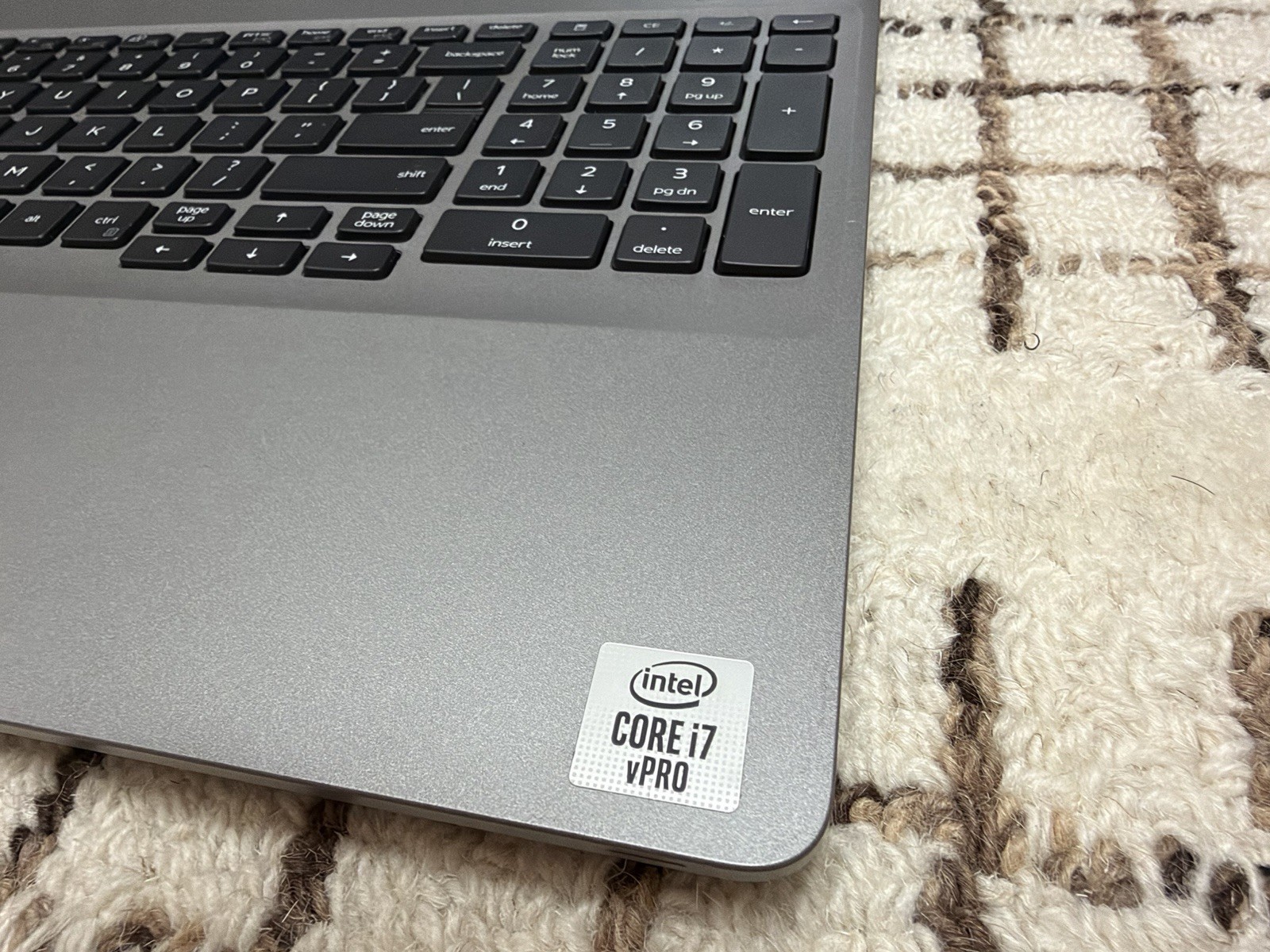 dell latitude 5510, 15.6-Inch Laptop, with Core i7-10610U CPU @ 1.80GHz, 512 GB nvme