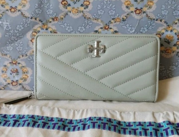♪Tory Burch♪長財布 Kira Chevron Zip Continental Wallet Amazon.com: Tory Burch Womens Kira Chevron Quilted Leather