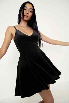 新品未使用ウノアVelour-Little black dressサイズM □【Glossy-cord strap-】Velour-Little black dress