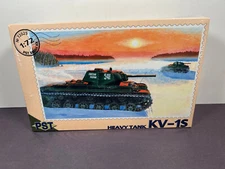 PST HEAVY TANK KV-1S 72025 1:72 Scale Vehicle Military Model Kit